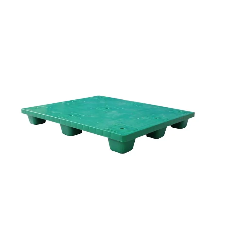 China Guangzhou manufacturer sells low-cost large plastic pallets with lids