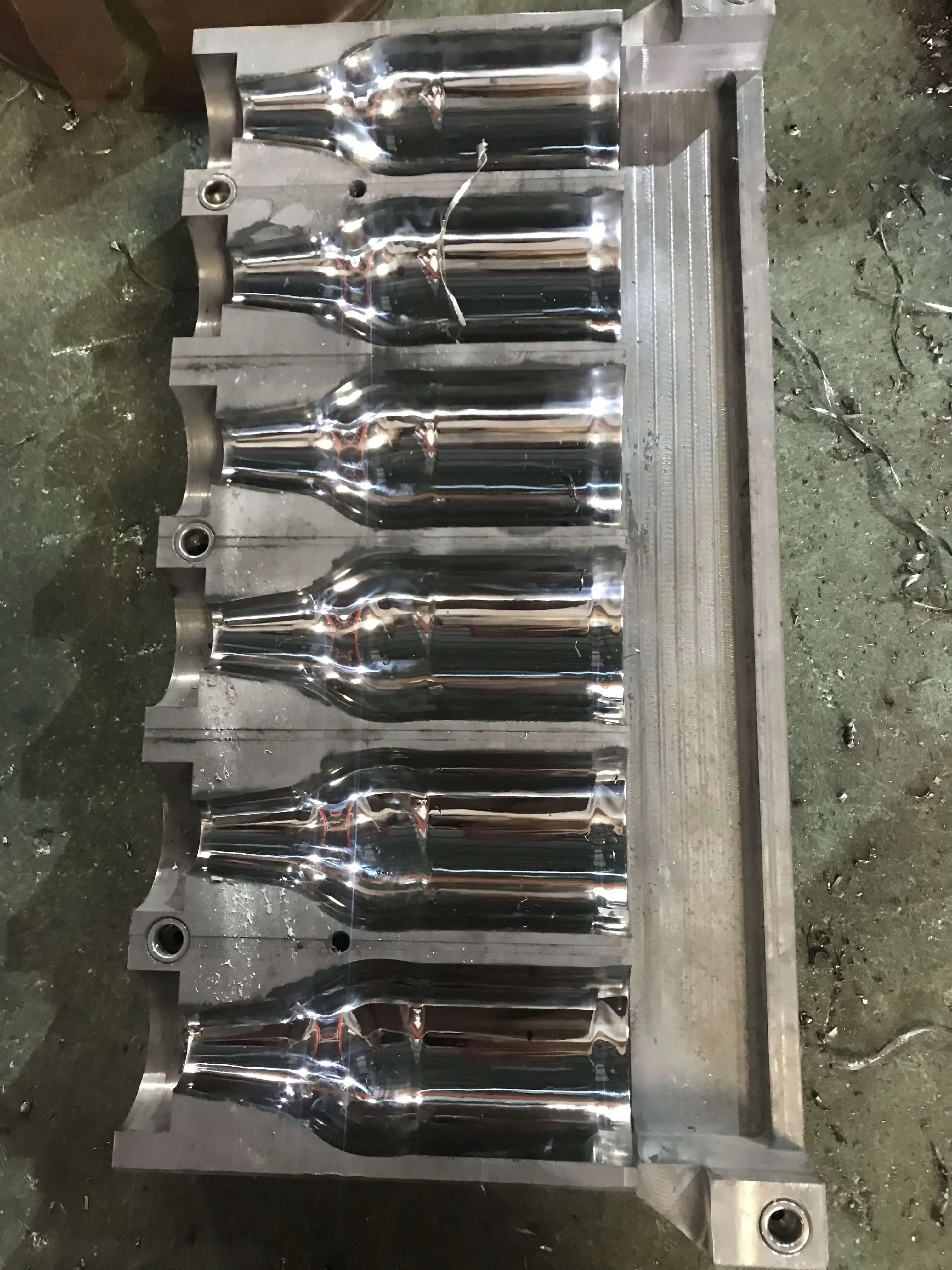 Water bottle blow mold custom made drink bottle mould free design 2/4/6/8 cavity mold.