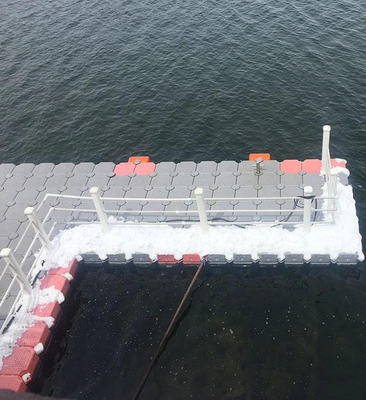 Environmentally Friendly Floating Bridge With Plastic Cube for Jetty in the Sea