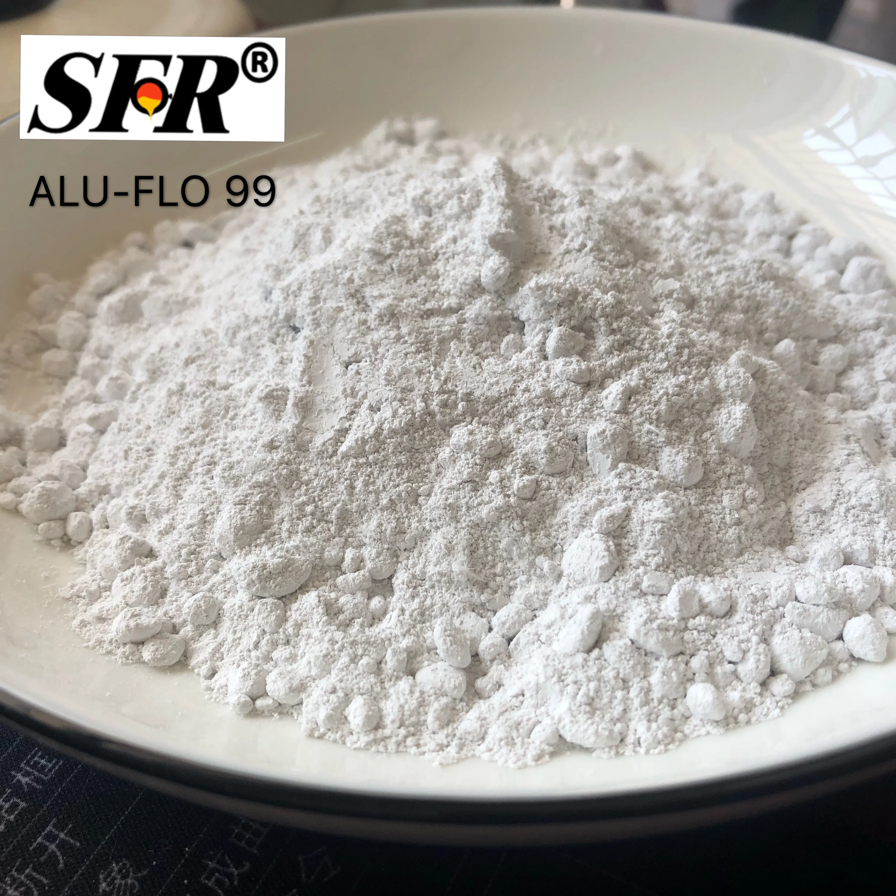 
ALU-FLO 99 high-purity refractory slab-shaped corundum-based castable for contact with molten metal 