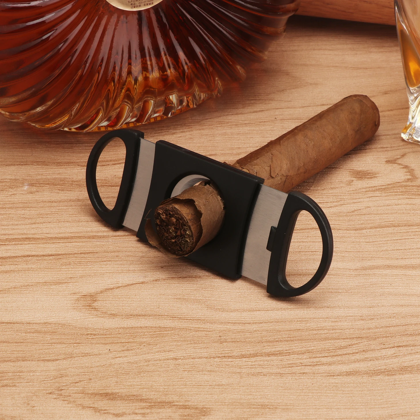 
Hot Sale Custom Logo Cigar Accessories Double Blade Black Table Top Guillotine Plastic Cigar Cutter 