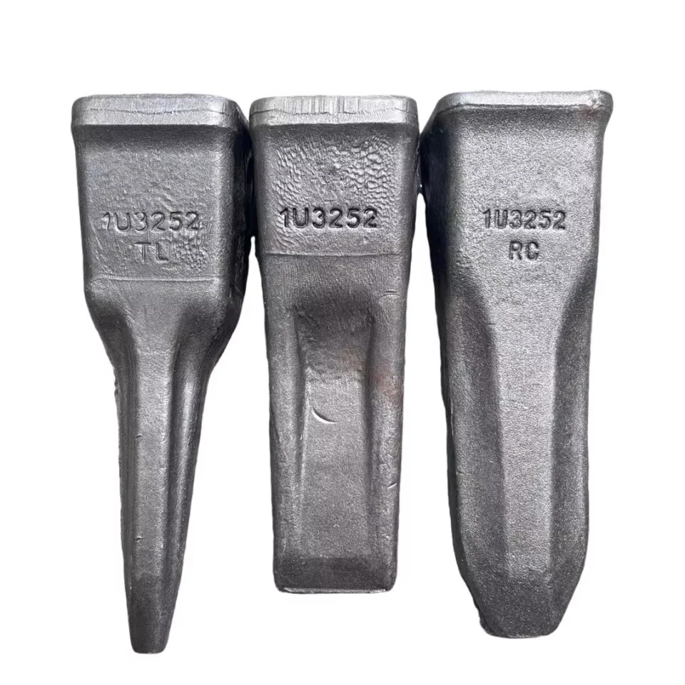 Кованый зубчатый ковш 1U3352