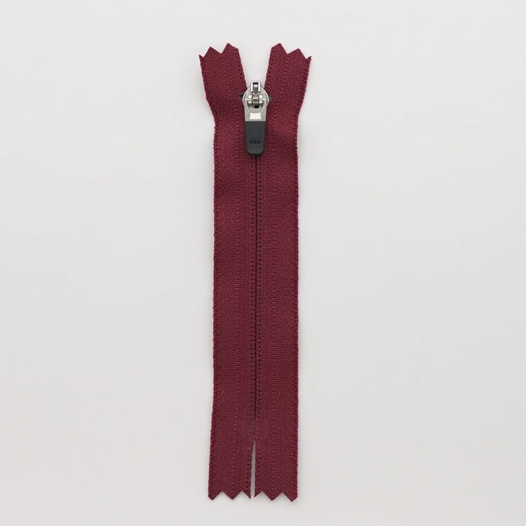 nylon zipper with rubber puller for sports clothes