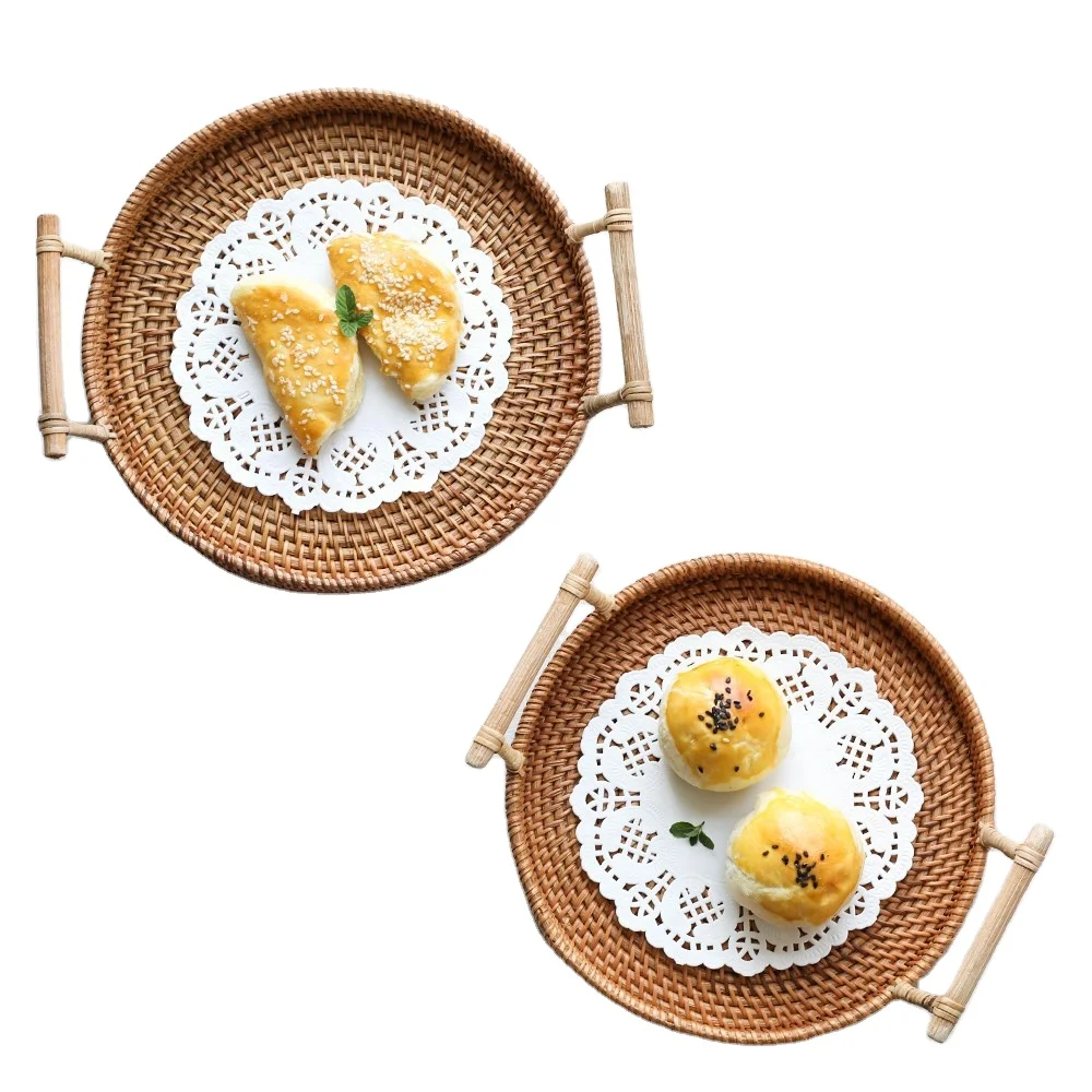 Wholesale rattan woven basket tray round food serving trays with wood handles home decor