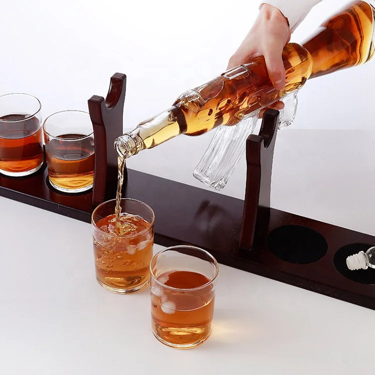 Top consumable products Handmade glass bottle 250ml gun shape vodka bottle 2021 whiskey pistol decanter set
