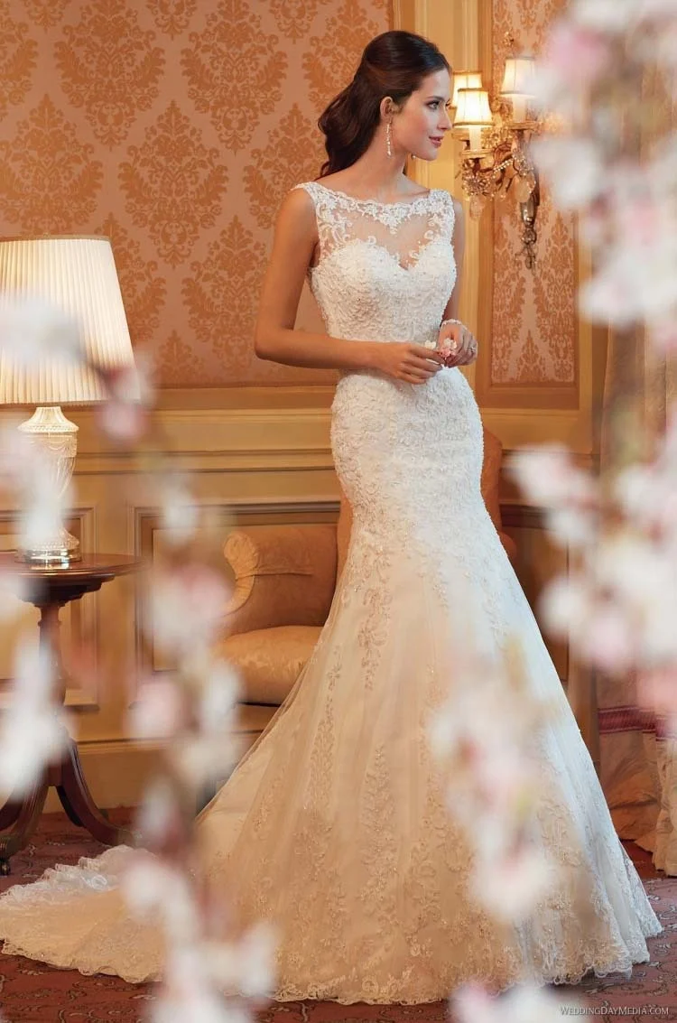 2022 new style custom lace fishtail  bride large size small tail slim wedding dress
