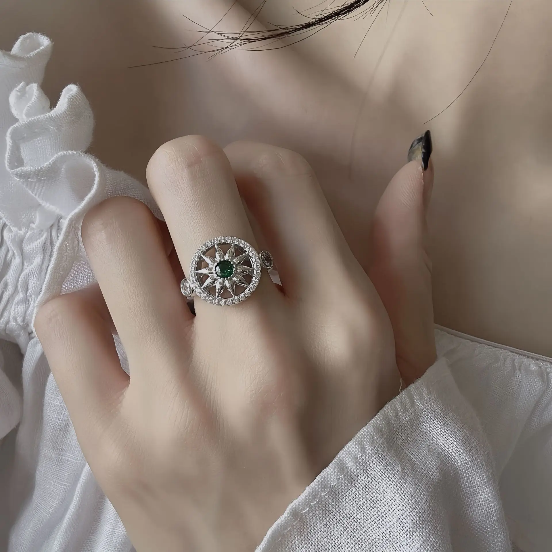Light luxury fashion star emerald compass female ring senior niche micro inset zircon retro personality open ring female