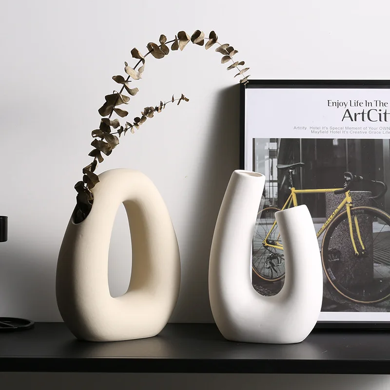 Modern Creative Art Plain Dry Flower Ceramic Vase For Porch Cabinet