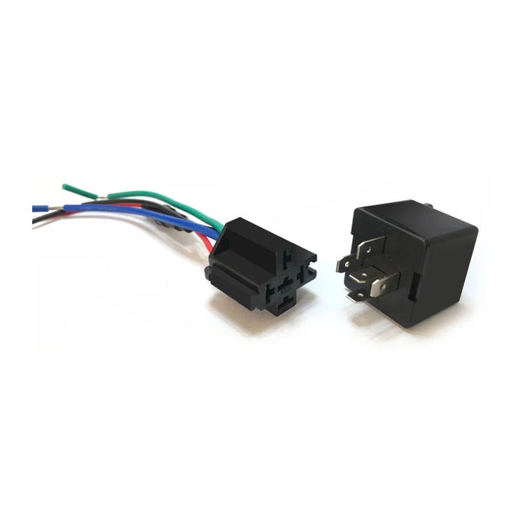 Global Market Long Distances Car Monitor SOS Power Cut Off Alarm Car 2G Bike Computer Chip GPS Tracker Child Locator