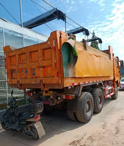 Shacman Used Dump Truck 12wheels 380hp for sale
