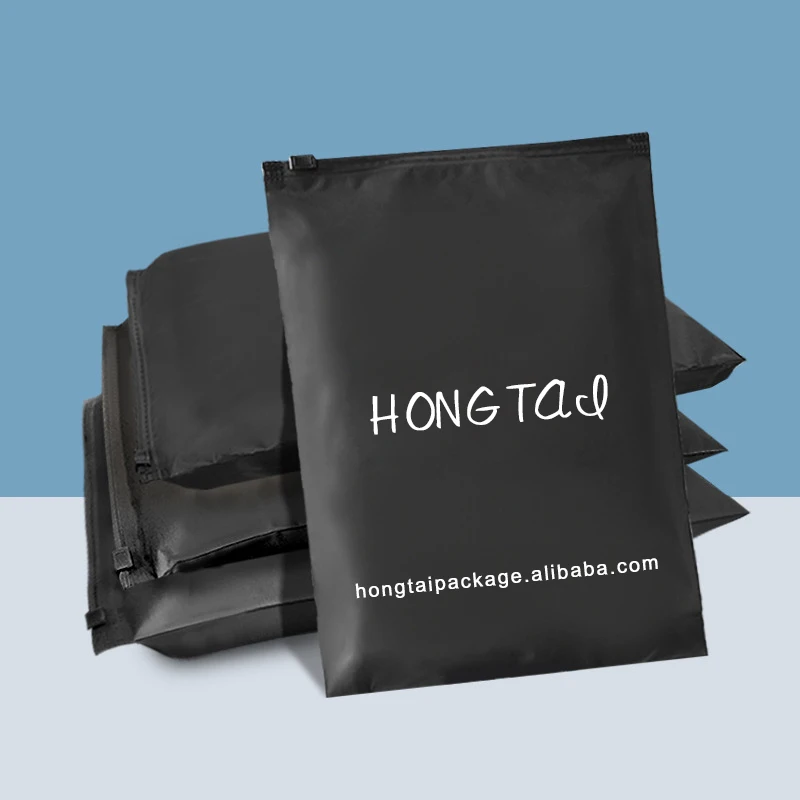 Black Recycled Zipper T-Shirt Stand up Bags with Die Cut Handles for Shoes Socks Mailing Packaging CPE PBAT Material Structure