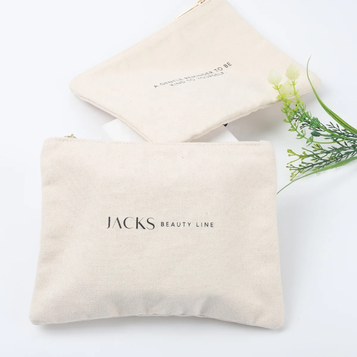 Eco-Friendly Cotton Canvas Zipper Cosmetic Gift Bag For Bridesmaid Wedding Guests Canvas Makeup Pouch