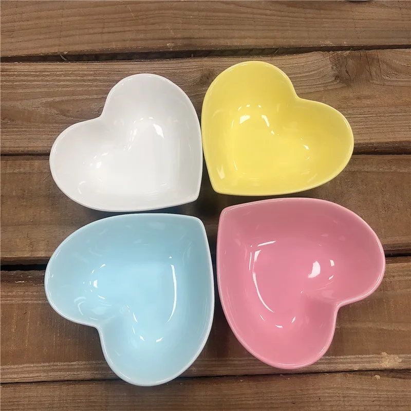 lovely style of heart shape ceramic dish plate with candy-colors for antipasto sauce and snack  use