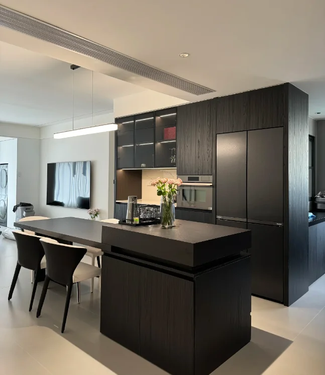 Vermonhouzz Modern Island Kitchen Designs Customized Complete Sets Handleless Retractable Cabinets Multi-functional Solid Tables