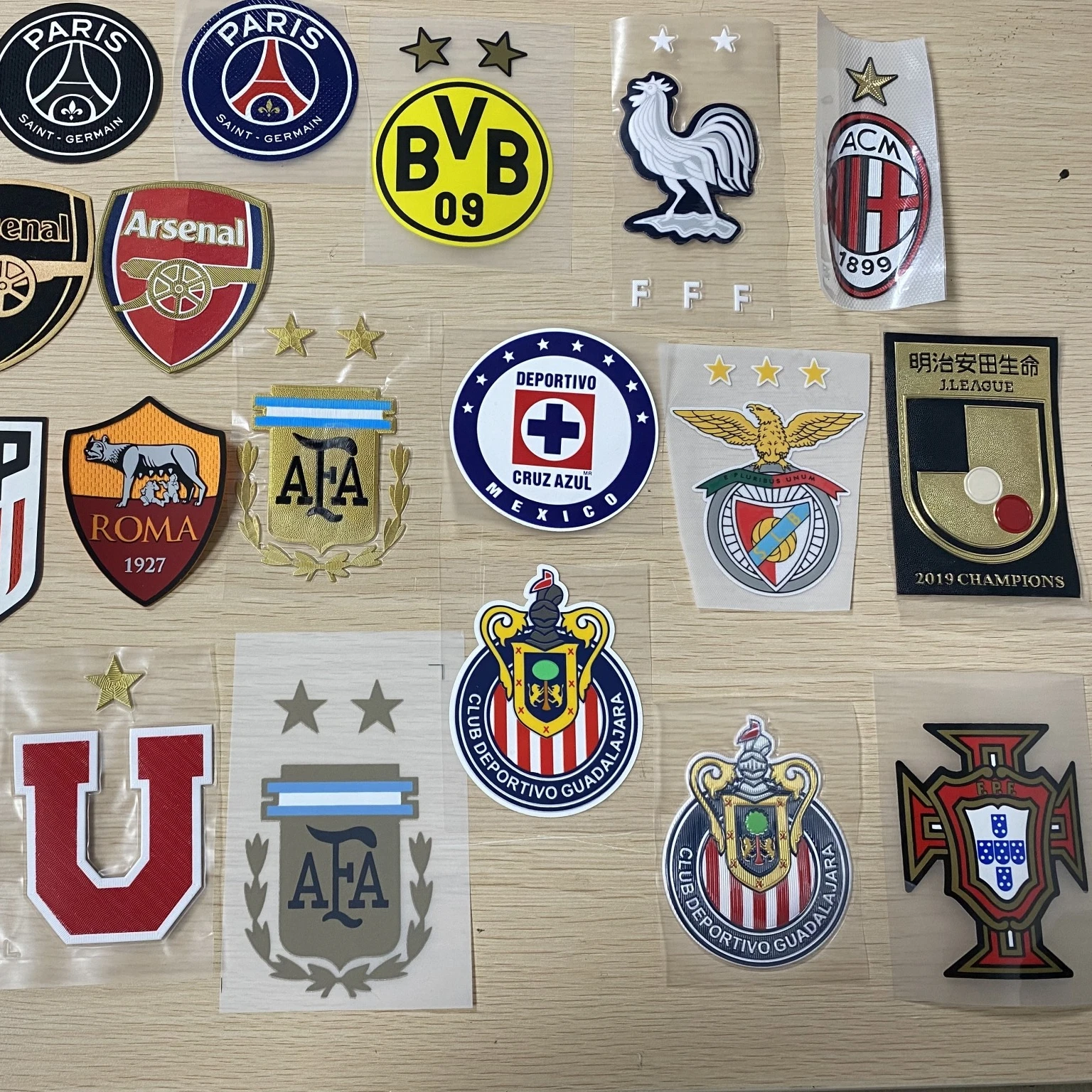 Wholesale Team  Patch Football Patch 3D Custom Flock Silicone Tpu Heat Transfer Logo Label Flock Sticker Patch For Clothing