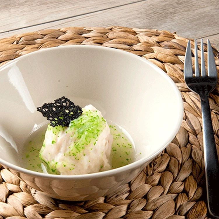 
High quality oem food supplier frozen hand made scallop & shrimp fish ball for hotpot 300g 