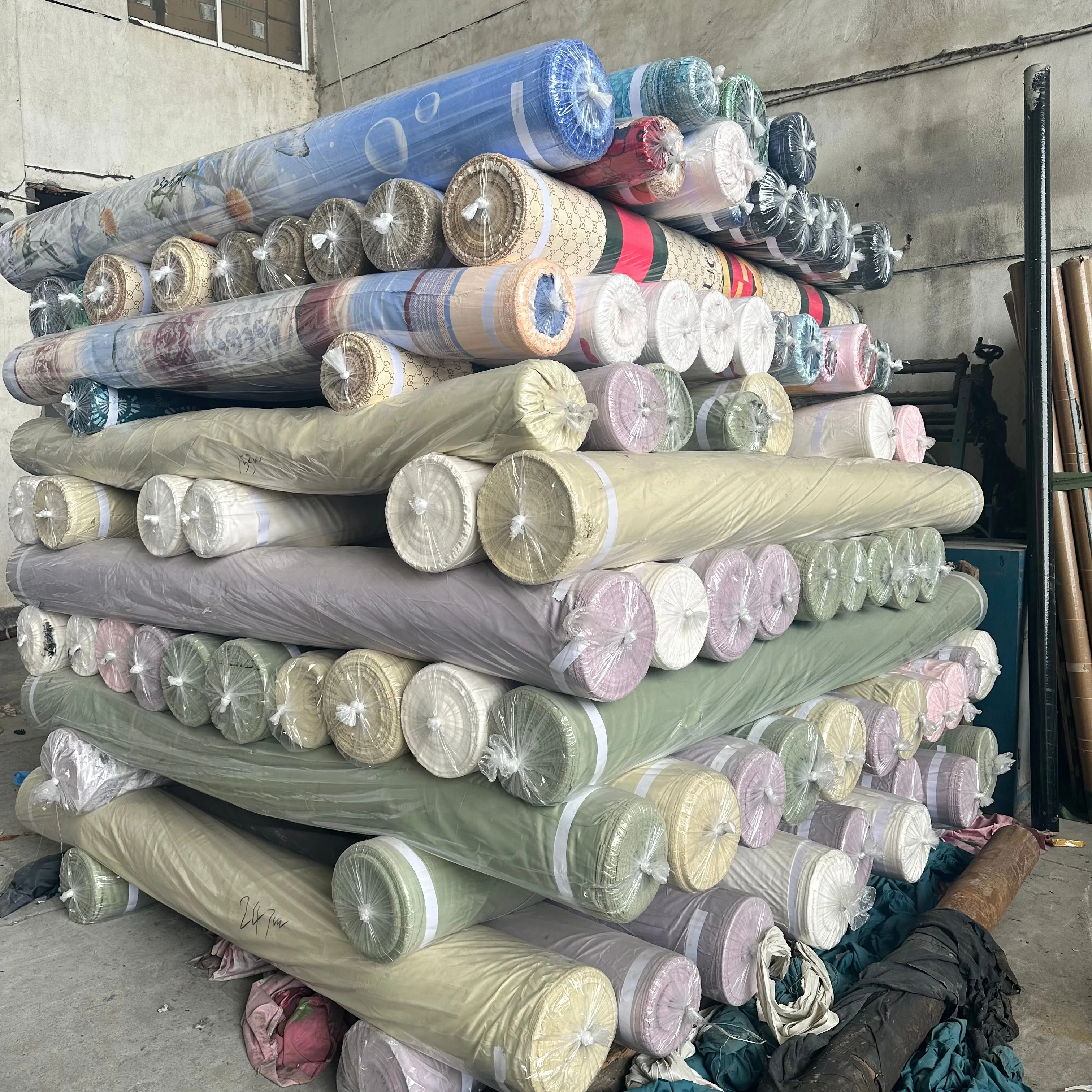 Wholesale solid color china dyed microfiber plain woven 100 polyester fabric manufacturers