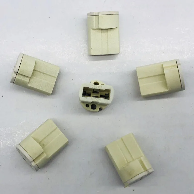 Supply G9 ceramic lamp holder and lamp holder can be connected with optional wire lengths