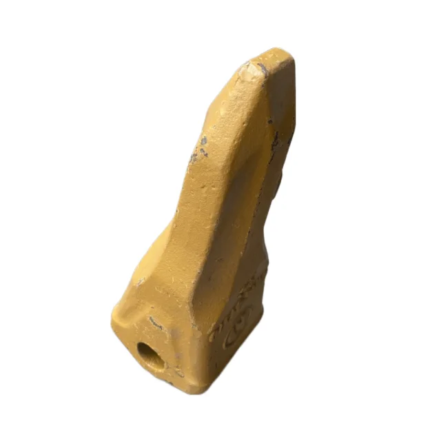 Quality Assurance Yellow Alloy Steel Strong Carrying Capacity Digger Grapple Bucket tooth for Construction works