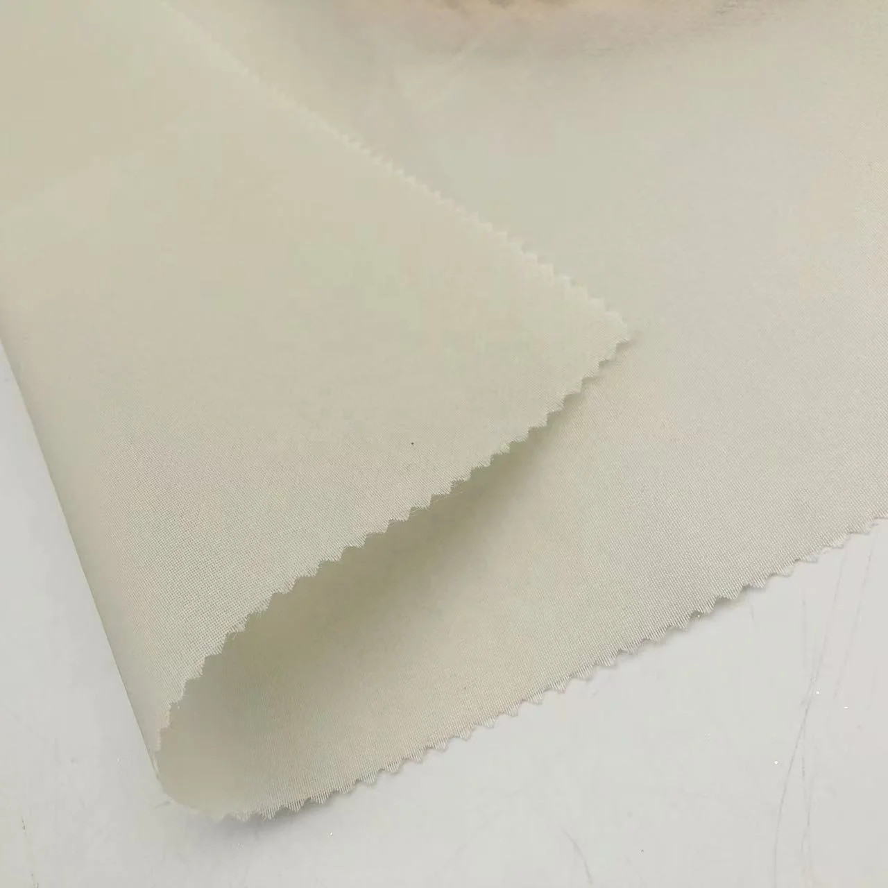 Высокое качество 100% шелк легкий вес 90GSM твердая дышащая ткань цвета слоновой кости