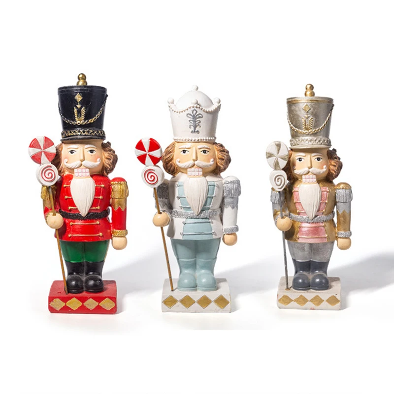 Custom interior Christmas decoration pastel resin handmade king guard soldier statue polyresin nutcracker figurine with lollipop