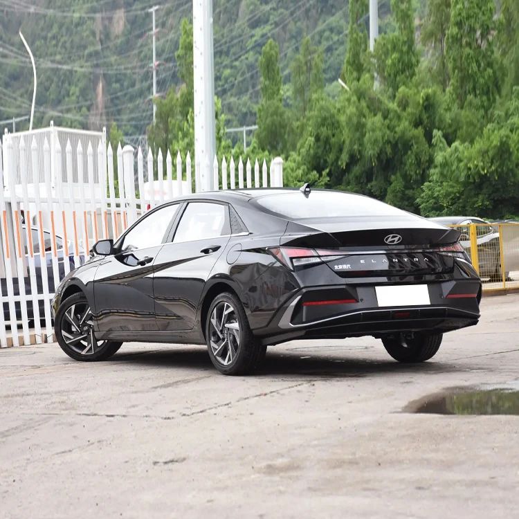 Бензиновые автомобили H-yundai Elantra недорогие новые компактный седан 1 5 л