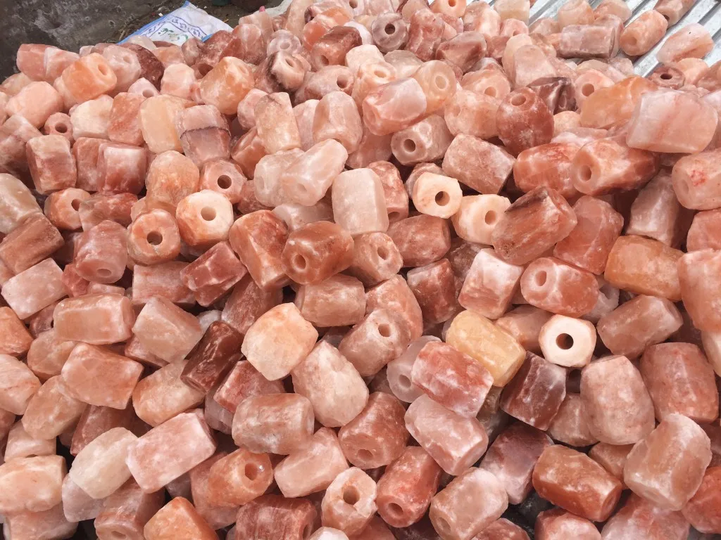 Rock Cow Licking Salt Animal Pink Himalayan Lick Salt Natural Food Grade Customizable Livestock Cattle 3 Year Cattle Rope 98%min