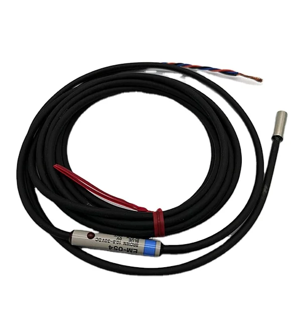 KEYENCE EM-054  Proximity sensors with in-cable amplifiers     f5.4,  NPN     New original