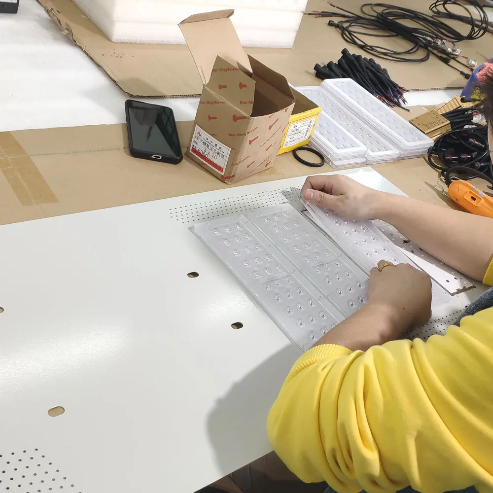 professional ip65 100w 80w 60w smart sensor wind and solar led street lights 6000k with remote solar street light