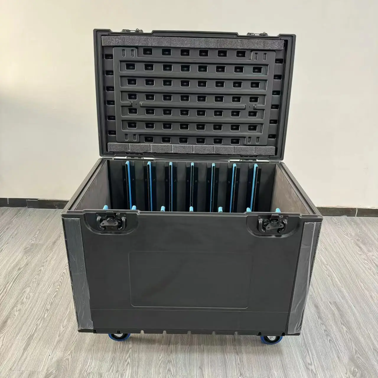 Storage Fly Case Easy To Transport LED Display Screen Cabinet Flight Case for 500*500 500*1000