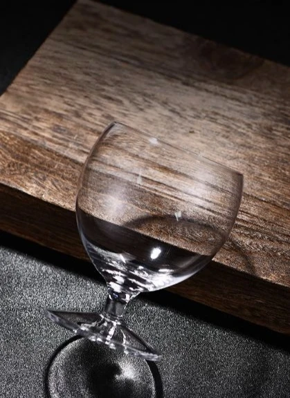 Wholesale crystal whisky glasses foreign wine glasses classical goblets ice hockey vodka brandy snifter glasses.