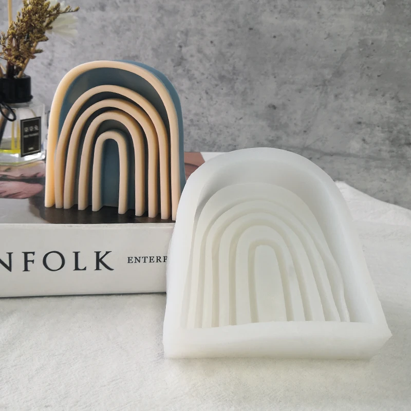 Hot Selling DIY Cute Fluted Swirl Irregular Shape Candle Mold Twist Ripple Fancy Rainbow Resin Arch CandleSilicone Mold