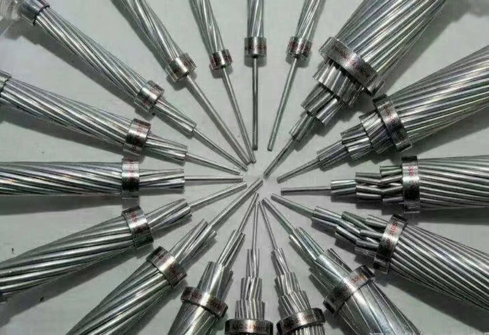 
LGJ-70/10 High quality wire direct deal ACSR Convenient transportation and installation 