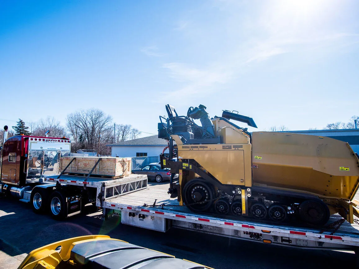 Hot sale Top brand 9M asphalt paver Road Construction Machine SMP90C-6 asphalt paving machine high efficiency safe and reliable