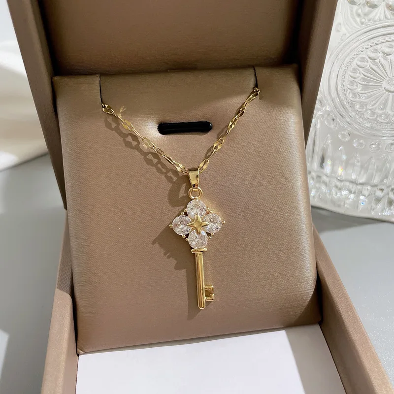 DAIHE 2024 High Quality Fashion Jewelry Gold Plated Stainless Steel Key Pendant Necklaces For Women