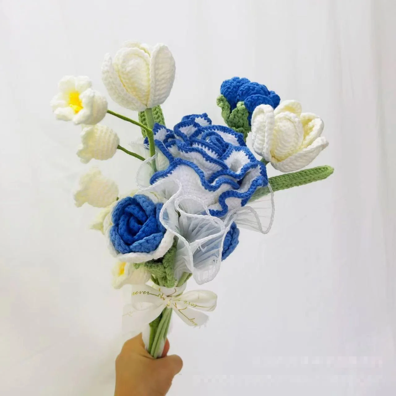 Woven Roses Knitting Crochet Flower Bouquet Crochet Handmade Black White Rose Artificial Flowers Wedding Decor Birthday Gift