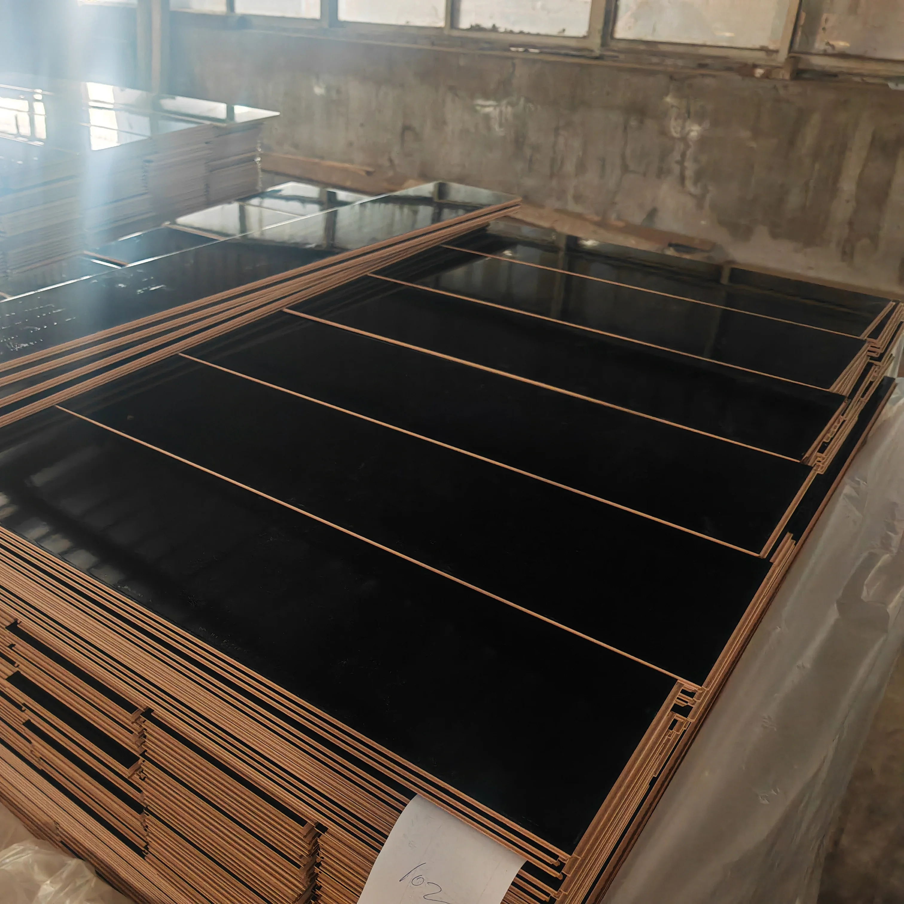 Ламинированный пол производитель домашнего офиса водонепроницаемый Ac4 8 мм Hdf высокого класса блестящий ламинат