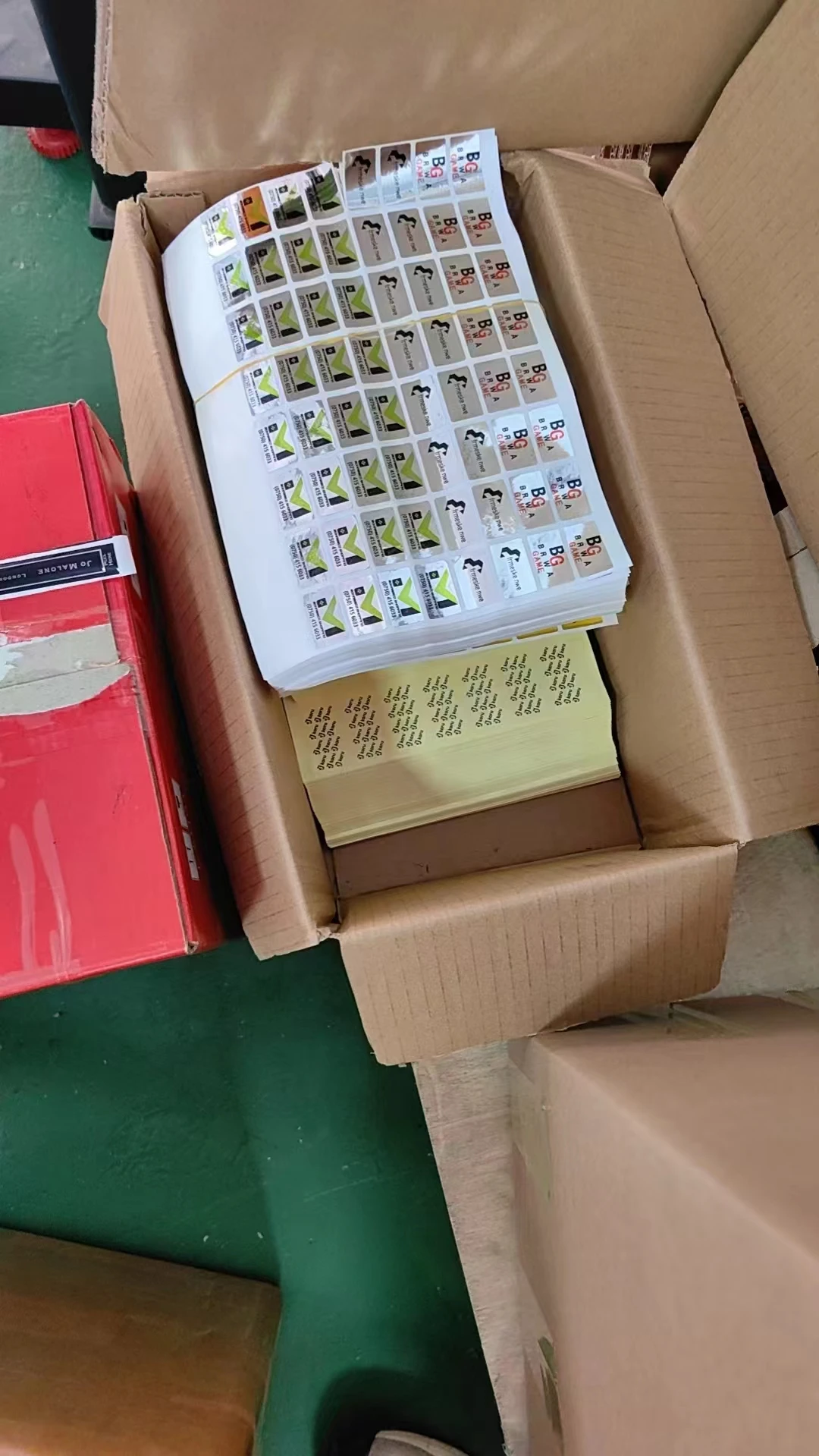 YL21 Customized Separation Adhesive Label Round Adhesive Shipping Labels Self-adhesive Label Embossed Frosted