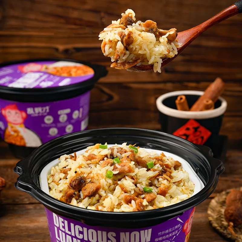 Fast chicken and vegetable clay cake box fast lunch and food meals to heat rice