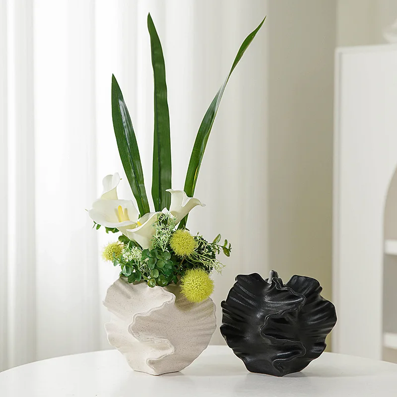 Nordic Style Beige Black Ceramic Vase Creative Coral Shaped Modern Decoration Vases Ceramic Flower Vase for Home Decor