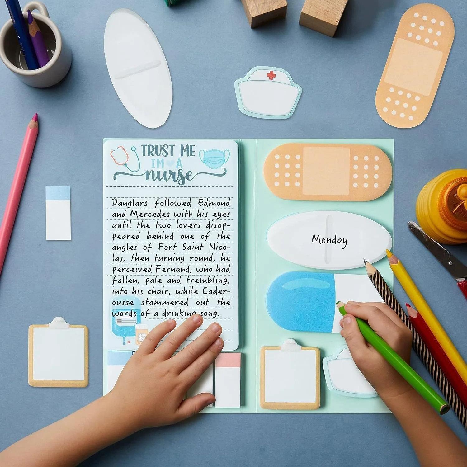 A variety of special-shaped combination note creative simple cartoon message  times sticky note