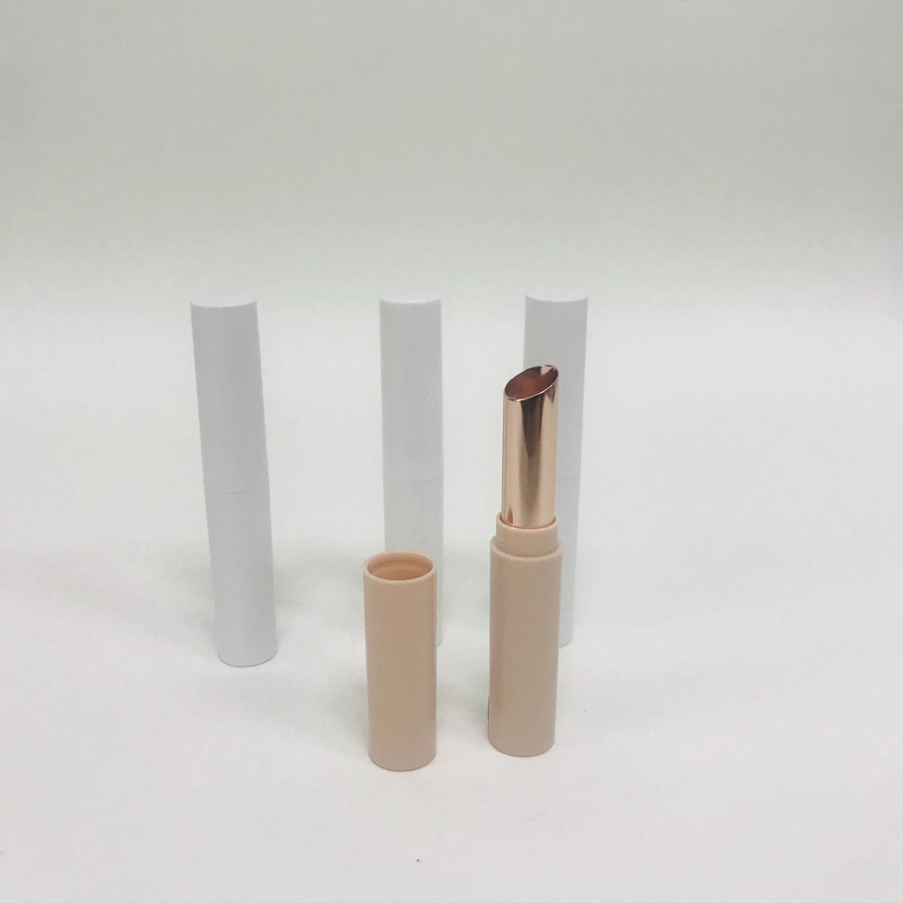 wholesale 2ml plastic matte cute small lipstick tube 2g  cylindrical mini lipstick container tube lip balm tube eco friendly