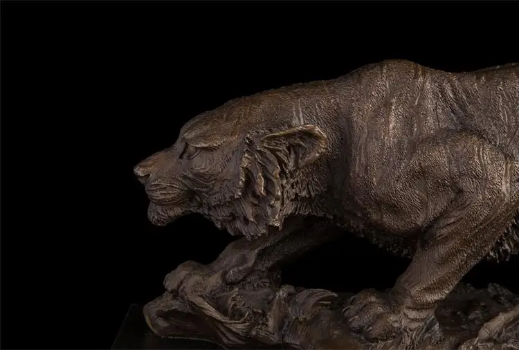 Indoor Decoration Bronze Tiger Statue Wild Animal Tigress Sculpture Chinese Zodiac Copper Figurine Statuette Business Gift