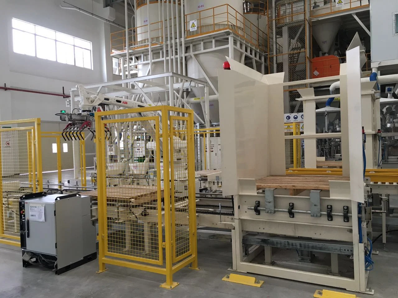 Excellent After-sales Service Automatic Robot Stacking Machine Iron Pallet Robot Palletizer Automatic Pallet Stacking Robot