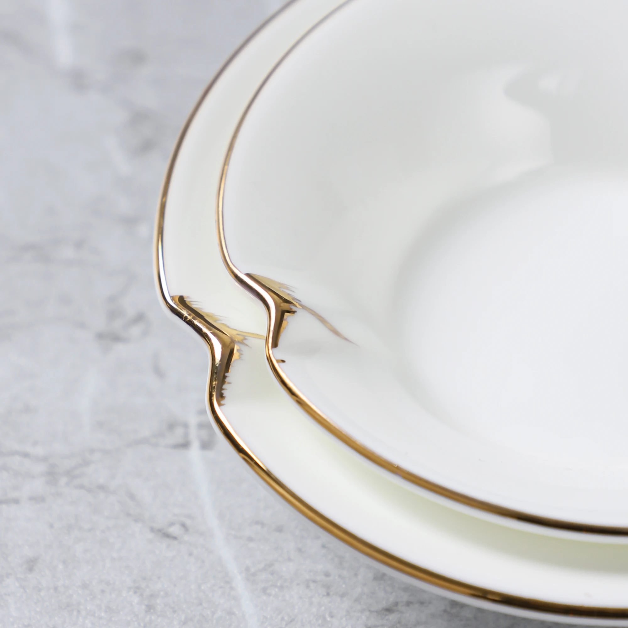 PITO Luxury High End Unique Design Ceramic Dinnerware Plate Dish Bone China Gold Rim Porcelain Dinnerware Sets