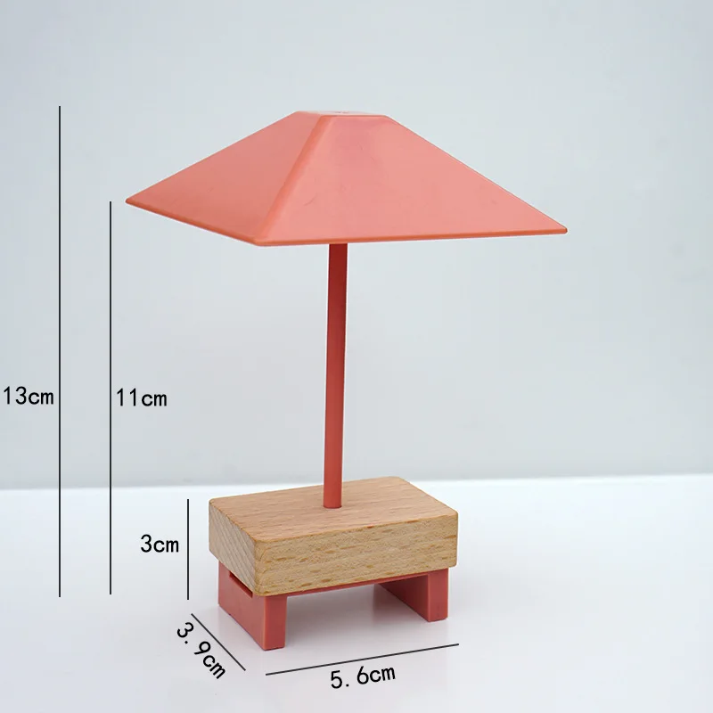 Деревянная мебель для кукольного домика