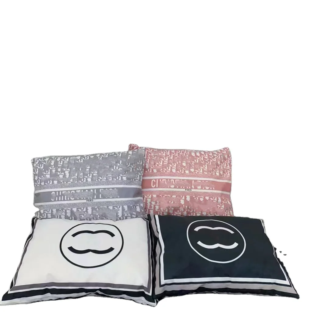 Designer brand Pet Dog Bed Fashion Cat kennel removable and washable Cat Nest