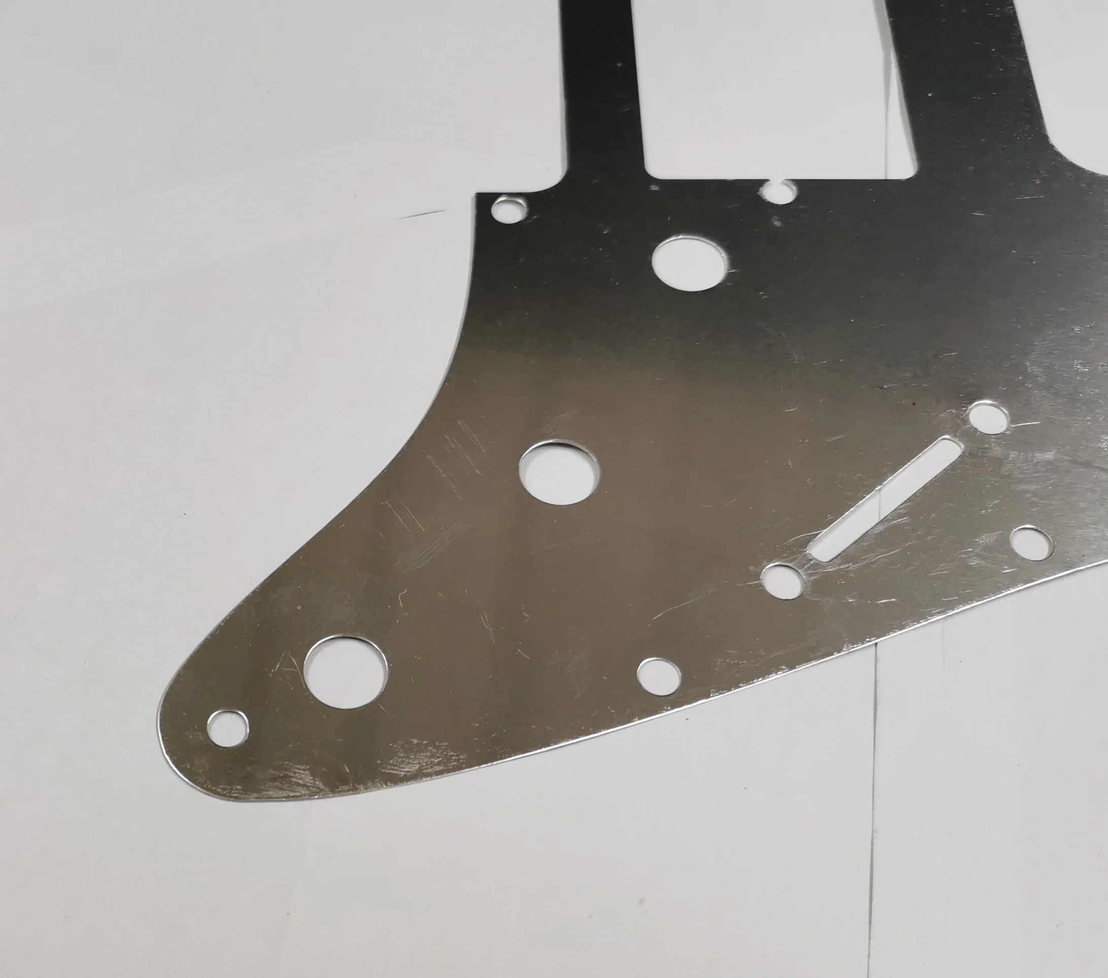 Pleroo Quality DIY guitar parts 1pc 0.3mm Aluminum material Shiled ST guitar pickguard Fit For SSH Strat guitar