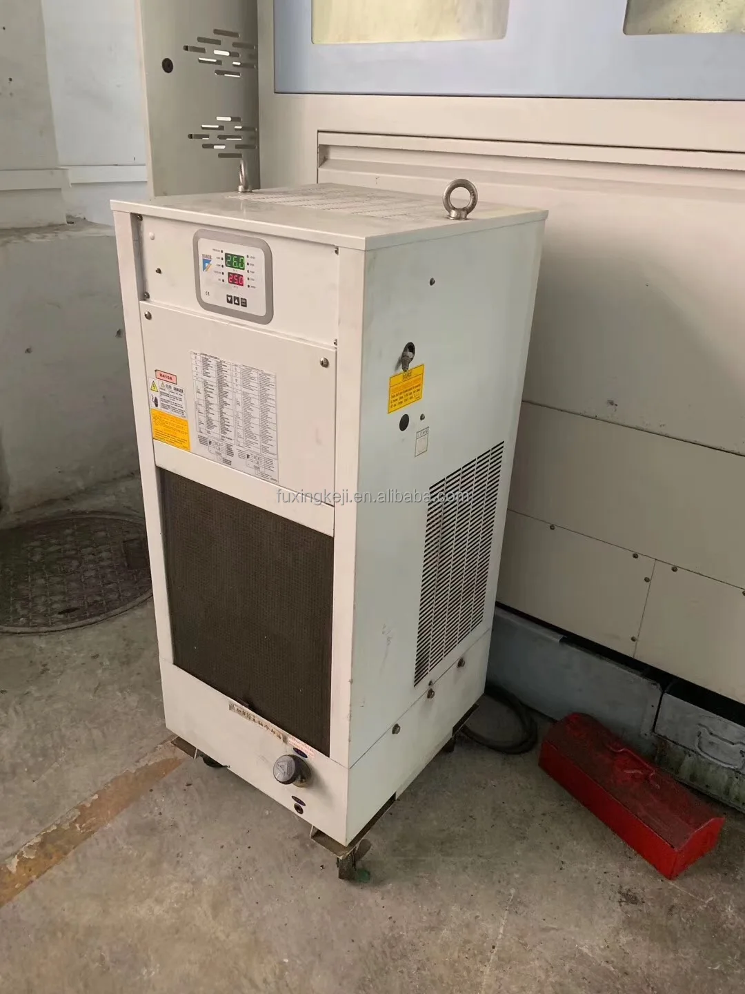 3 оси фрезерный станок с ЧПУ TWINHORN VTH-1055L3 CNC вертикальный обрабатывающий центр контроллером Fanuc