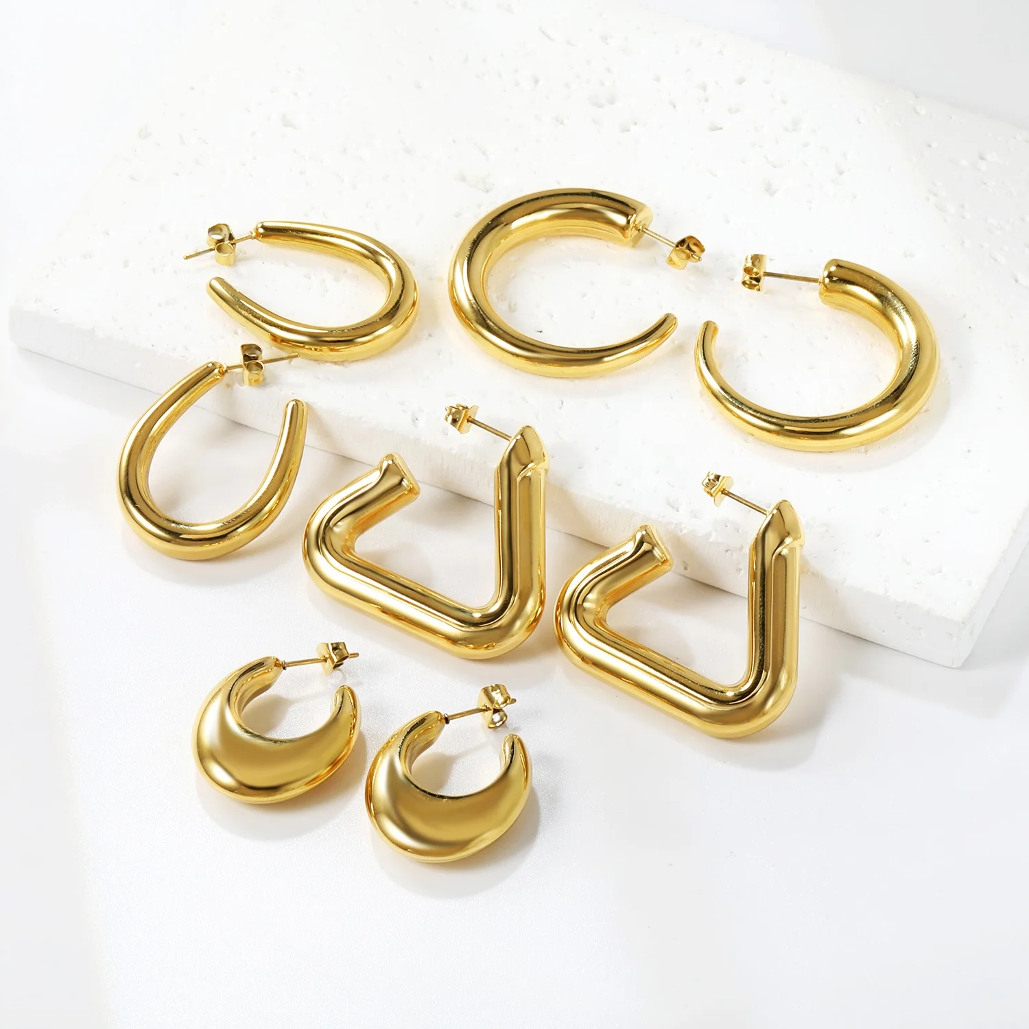 Chunky Hollow Statement CC Hoop Earrings Fashion Jewelry Tarnish Free 18k Gold Plated 316 Stainless Steel C Shape Hoop Earrings